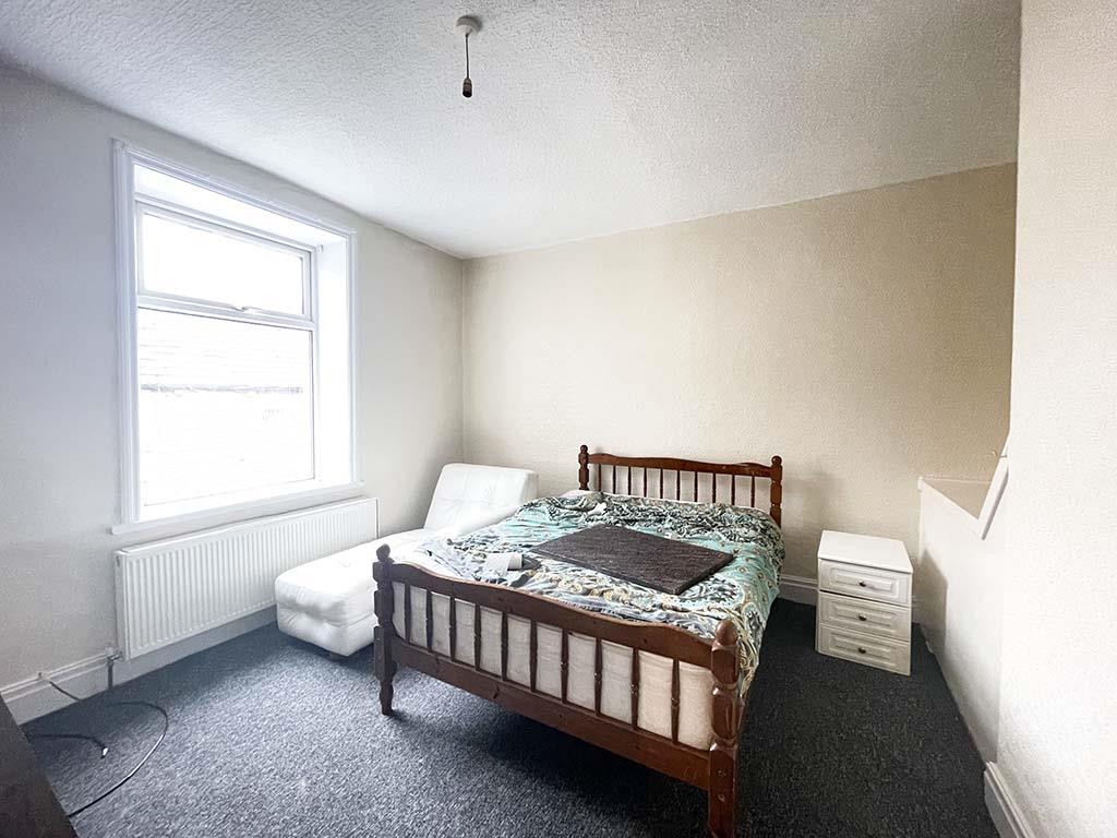 4 bedroom flat To Let in Barnoldswick - Reception Room Two / Bedroom 4